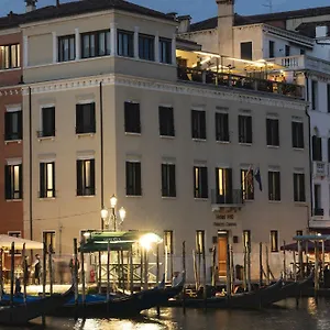 **** Hotel H10 Palazzo Canova Itália
